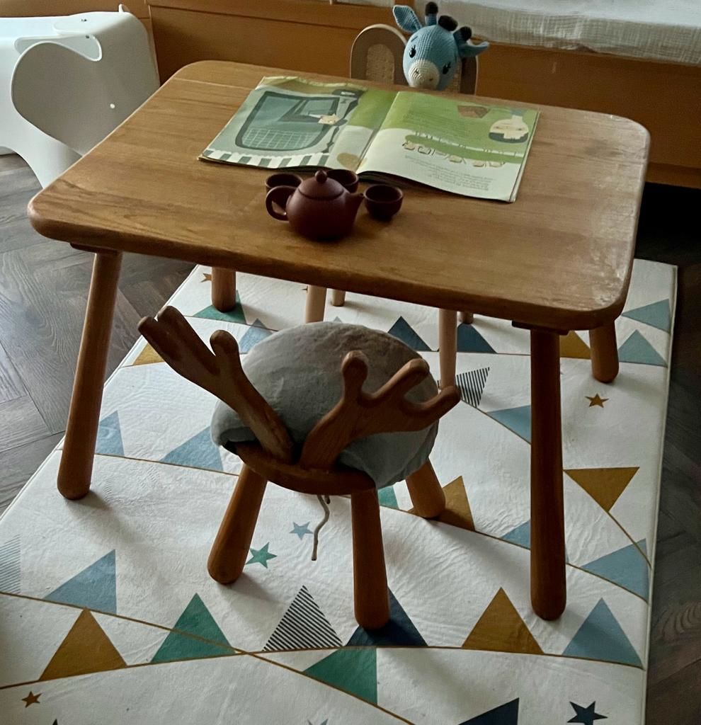 Ahşap Masa ve Geyik Sandalye (Son 1 Adet)